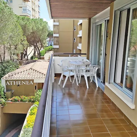 Estupendo Athenea En Platja Daro A Un Paso De Mar